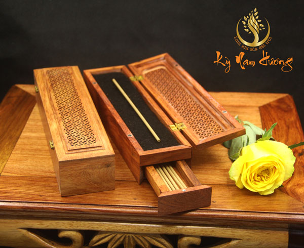 Hộp thưởng trầm hương thanh
